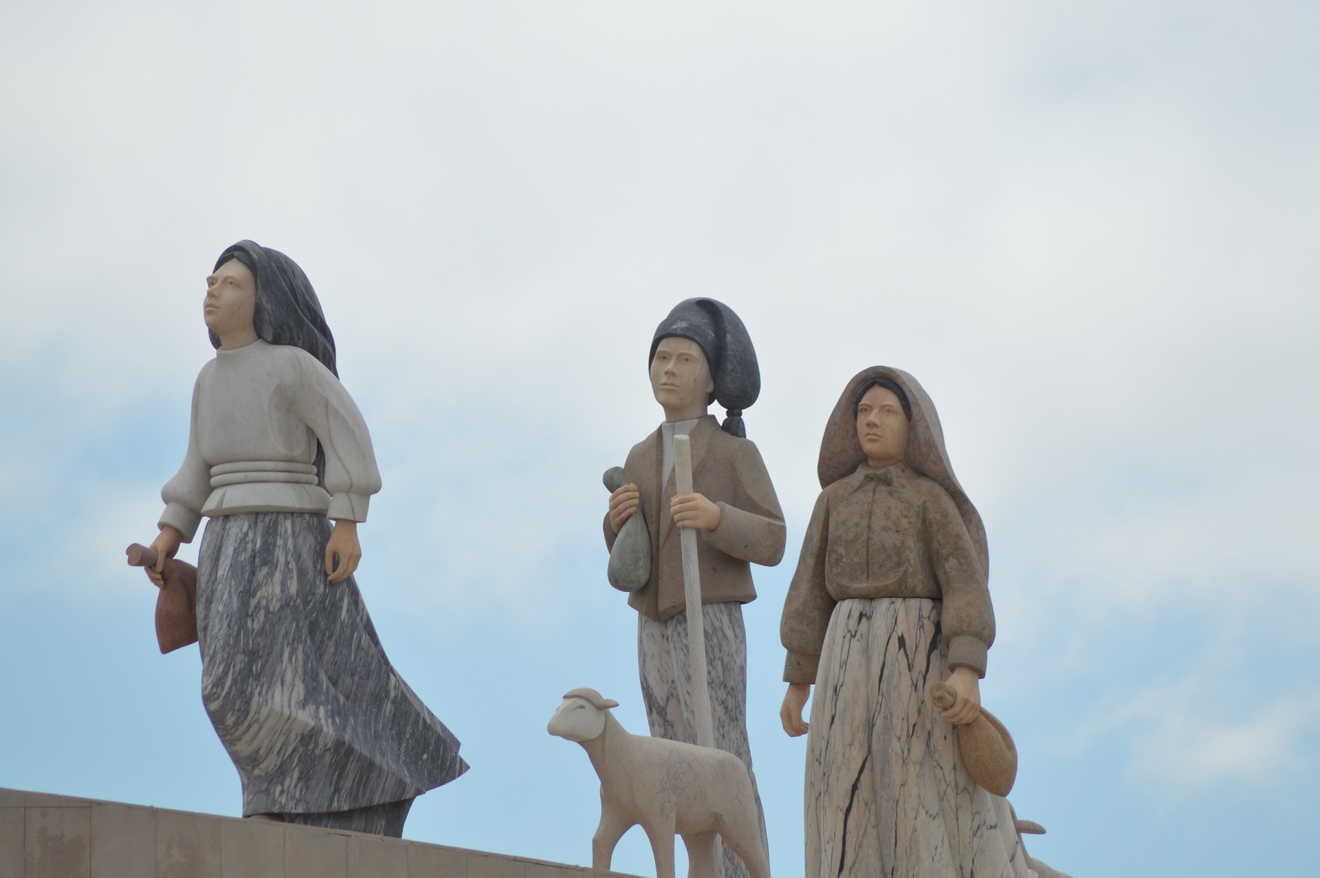 Statue depicting Lucia, Franciso, and Jacinta - the three child visionaries of Fatima